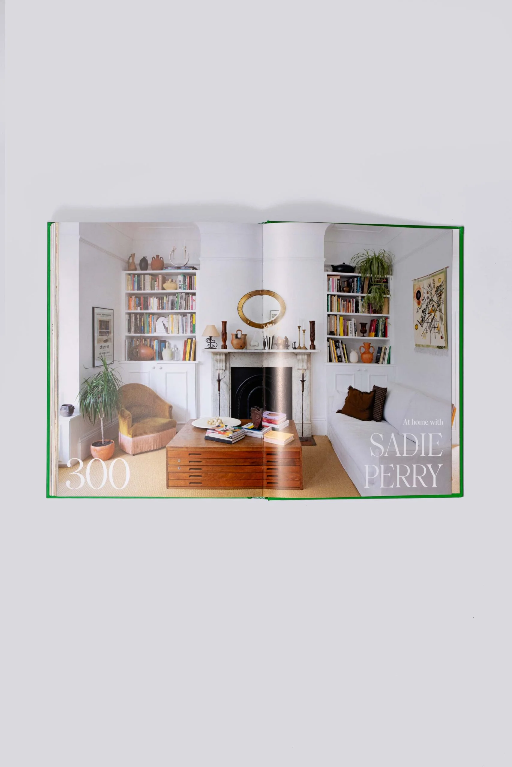 Libro How to Live with Objets por Sight Unseen - C.D.L.