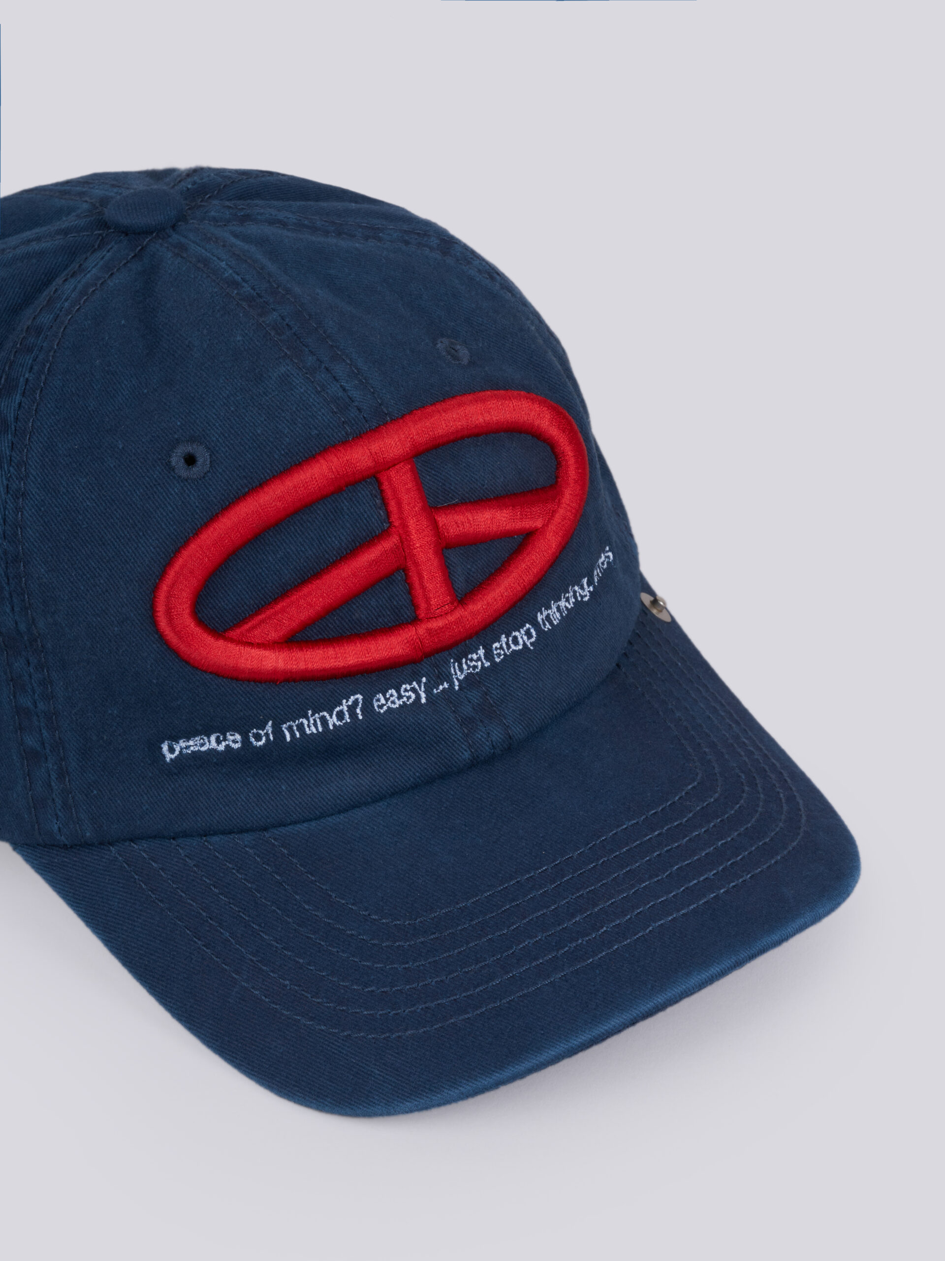 Detalles_ames_gorra_peace