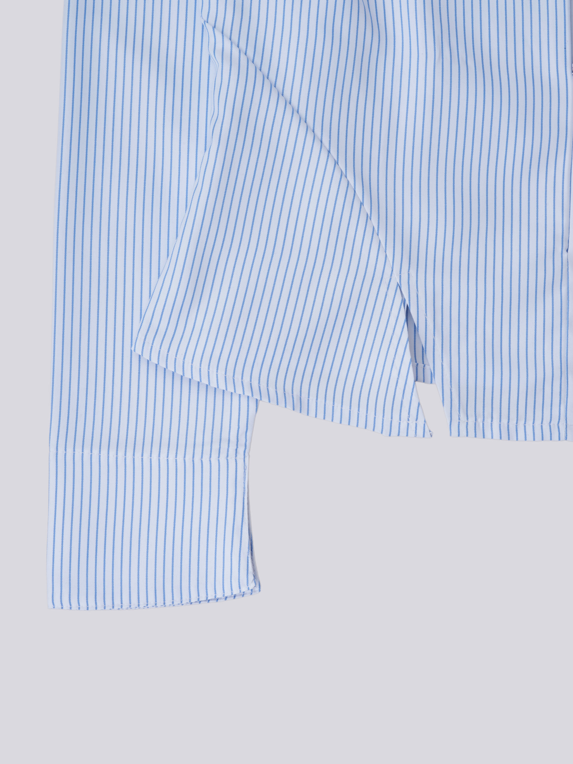 Detalles_lamartic_camisa_blanca_1