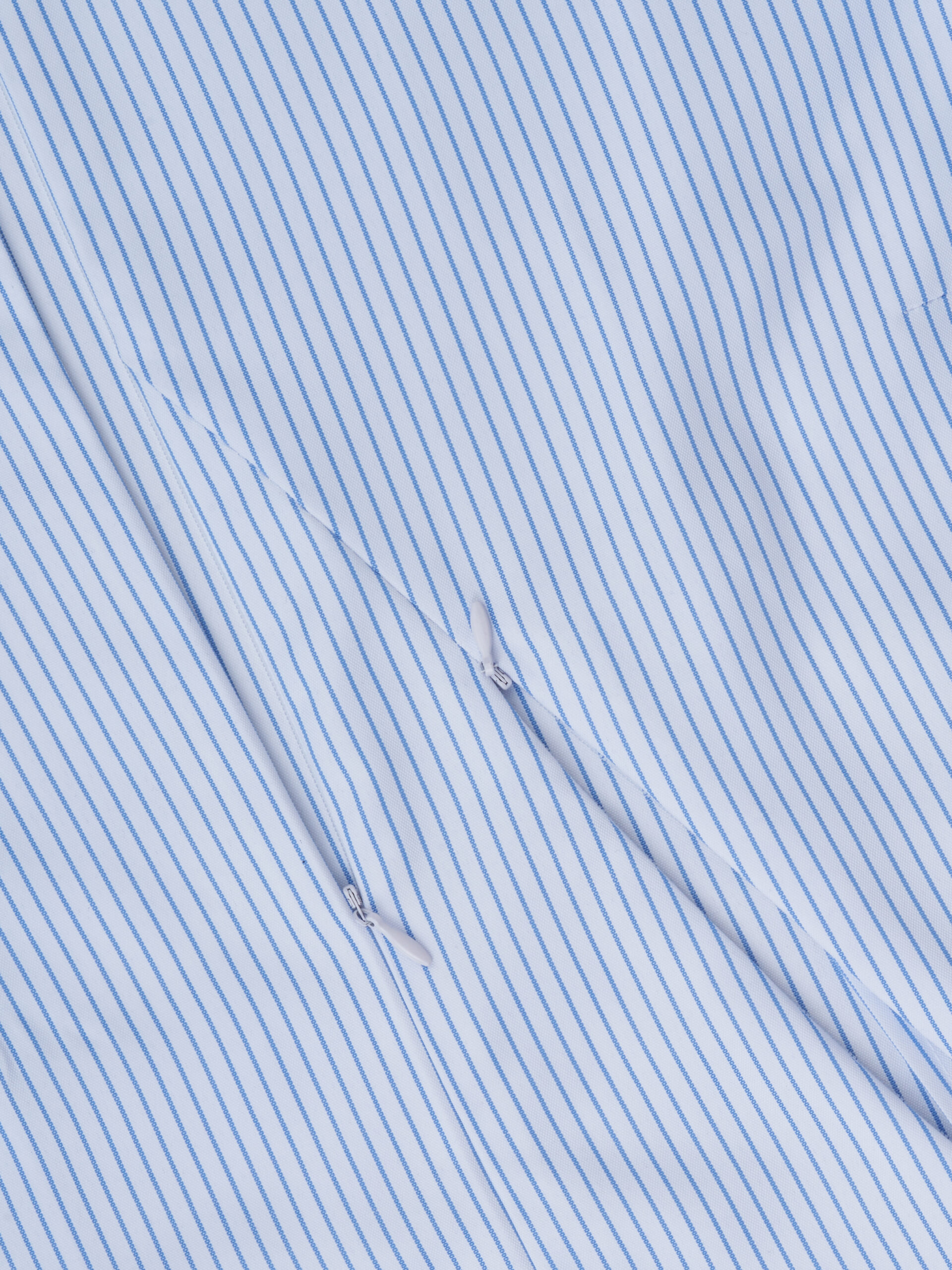 Detalles_lamartic_camisa_blanca_2